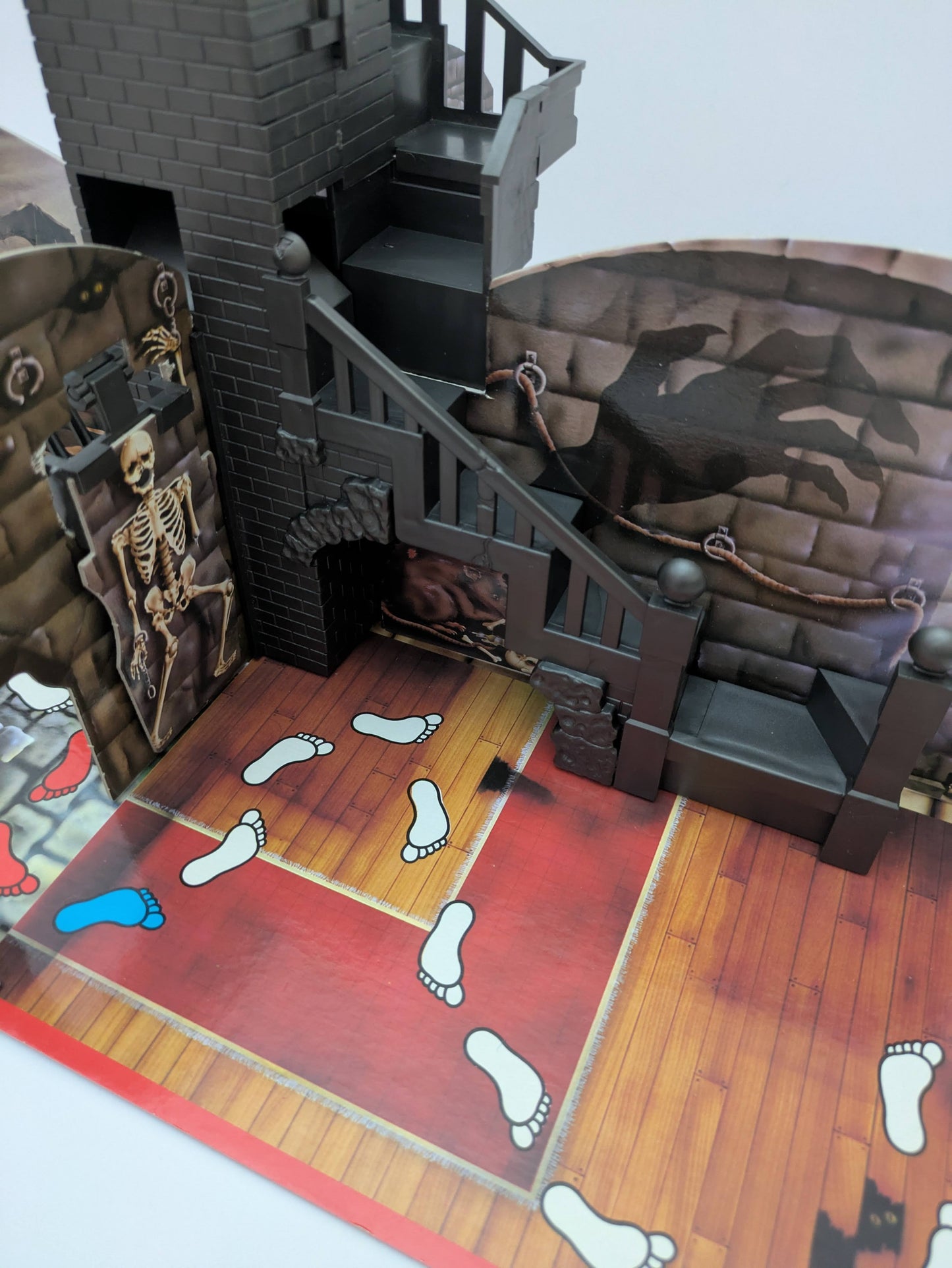 A Classic Spooky Adventure Board Game – Ghost Castle (1985)