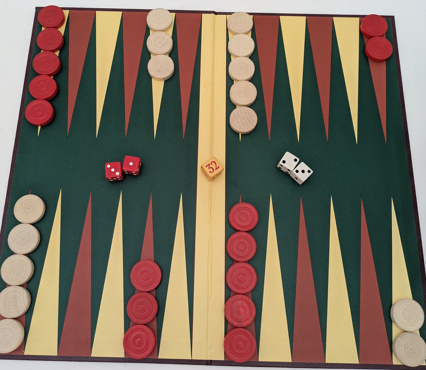 Backgammon (1975) – A Classic Battle of Skill and Chance