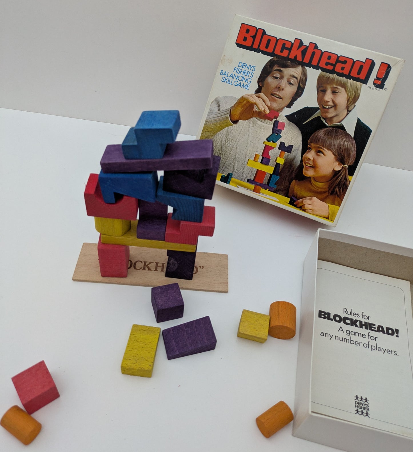 Blockhead (1976) is one of those games that starts off calm and ends in chaos — in the best way.