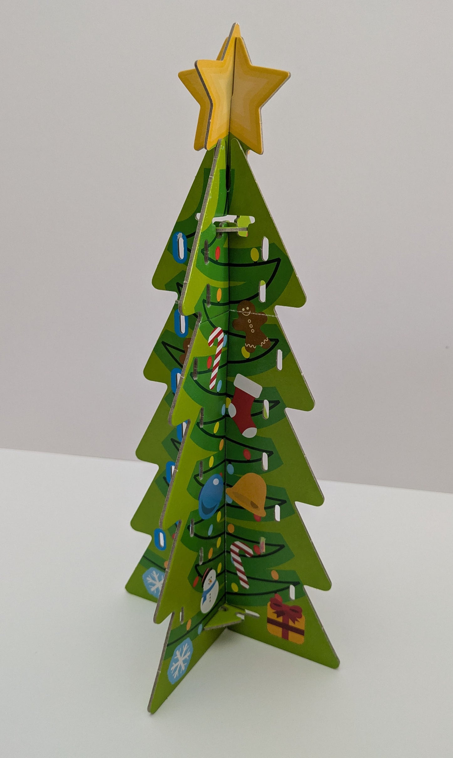 Bring the family together on Christmas Day with The Best of Christmas Game (2019).