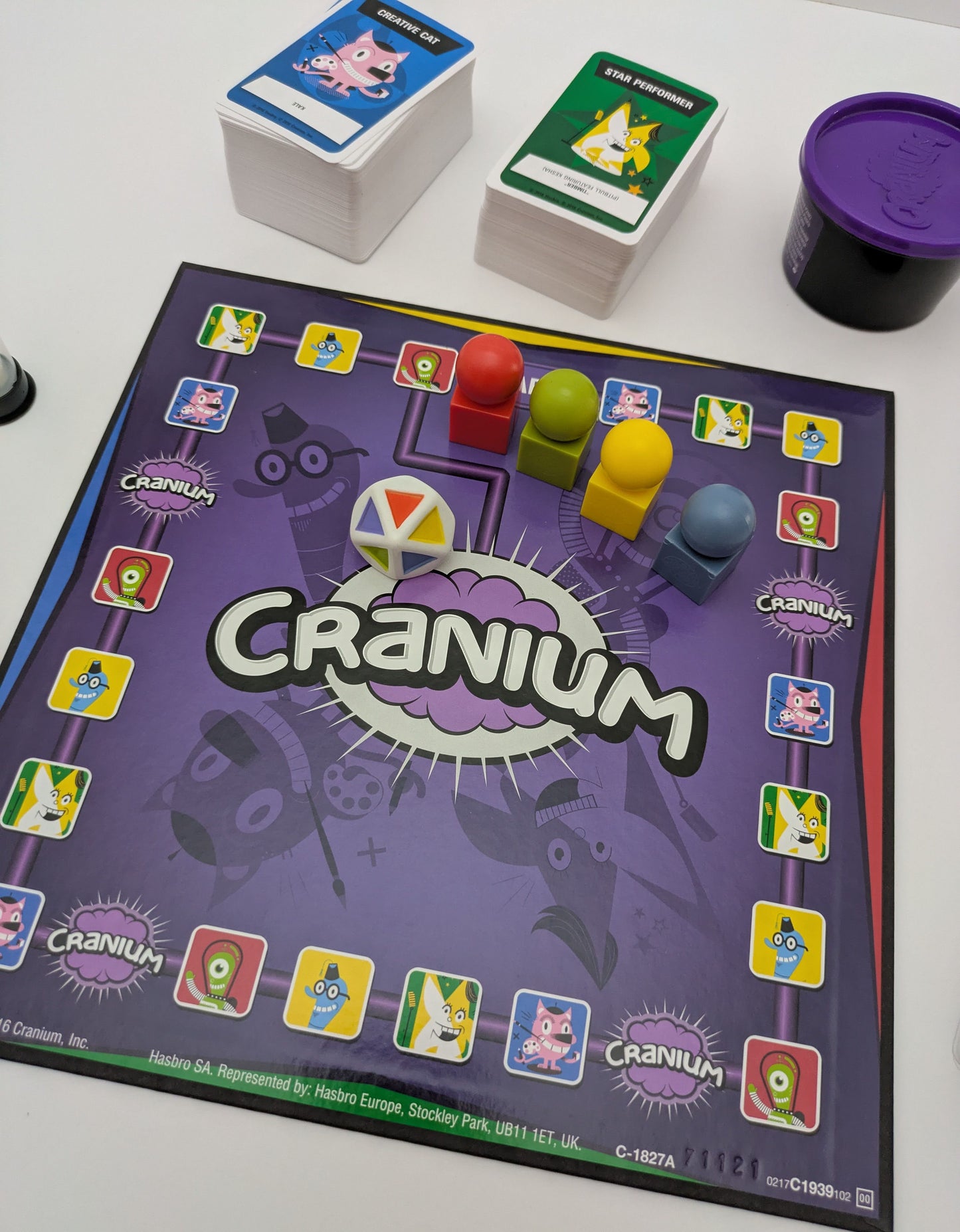 Bring your creativity, knowledge, and quick thinking to the table with Cranium (2016)!