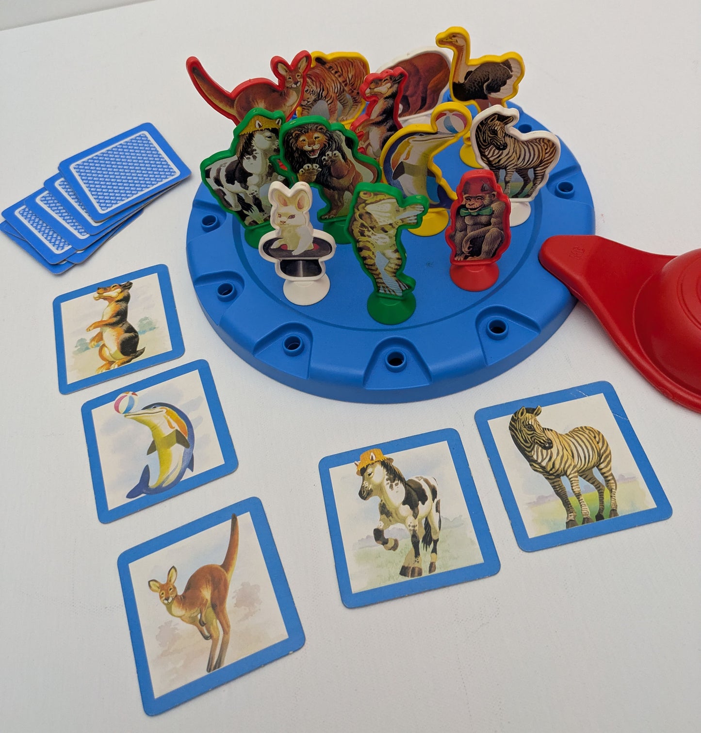 Can you remember where each animal is hiding Find them, catch them, and win with Animal Smackers (1984)!