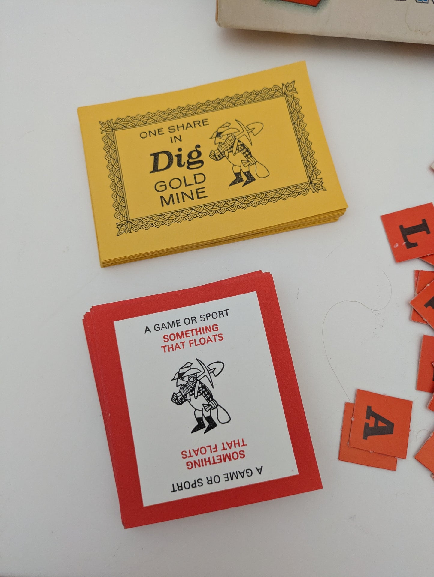 Dig (1971) turns spelling into a race for treasure – and every round is packed with laughs and surprises.