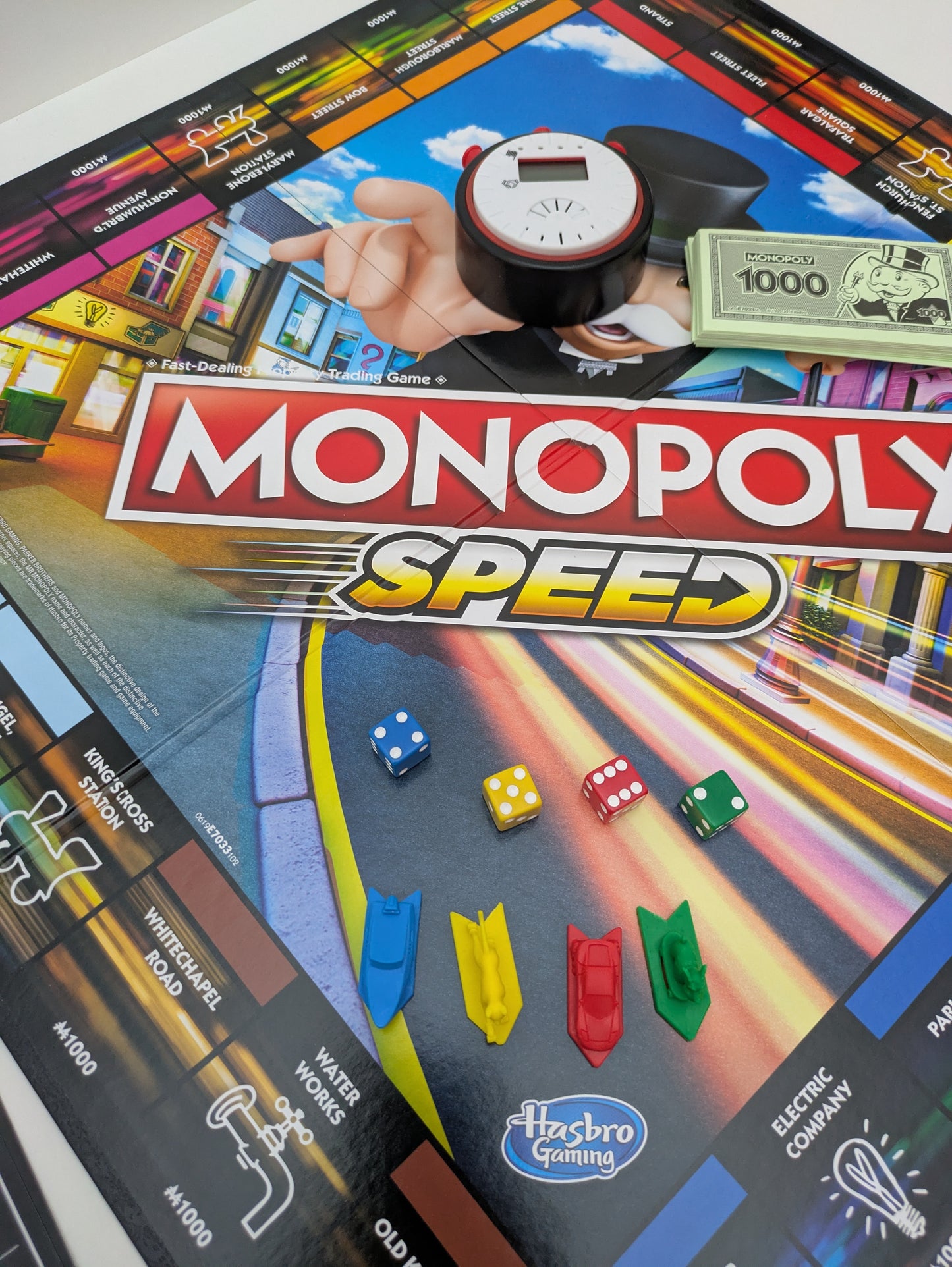 Discover the fast-paced world of Monopoly Speed (2019) – the game that races to the finish in just 10 minutes.