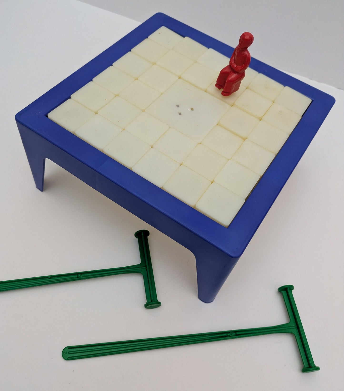 Don’t Break the Ice (1987) – A Classic MB Games Family Favourite