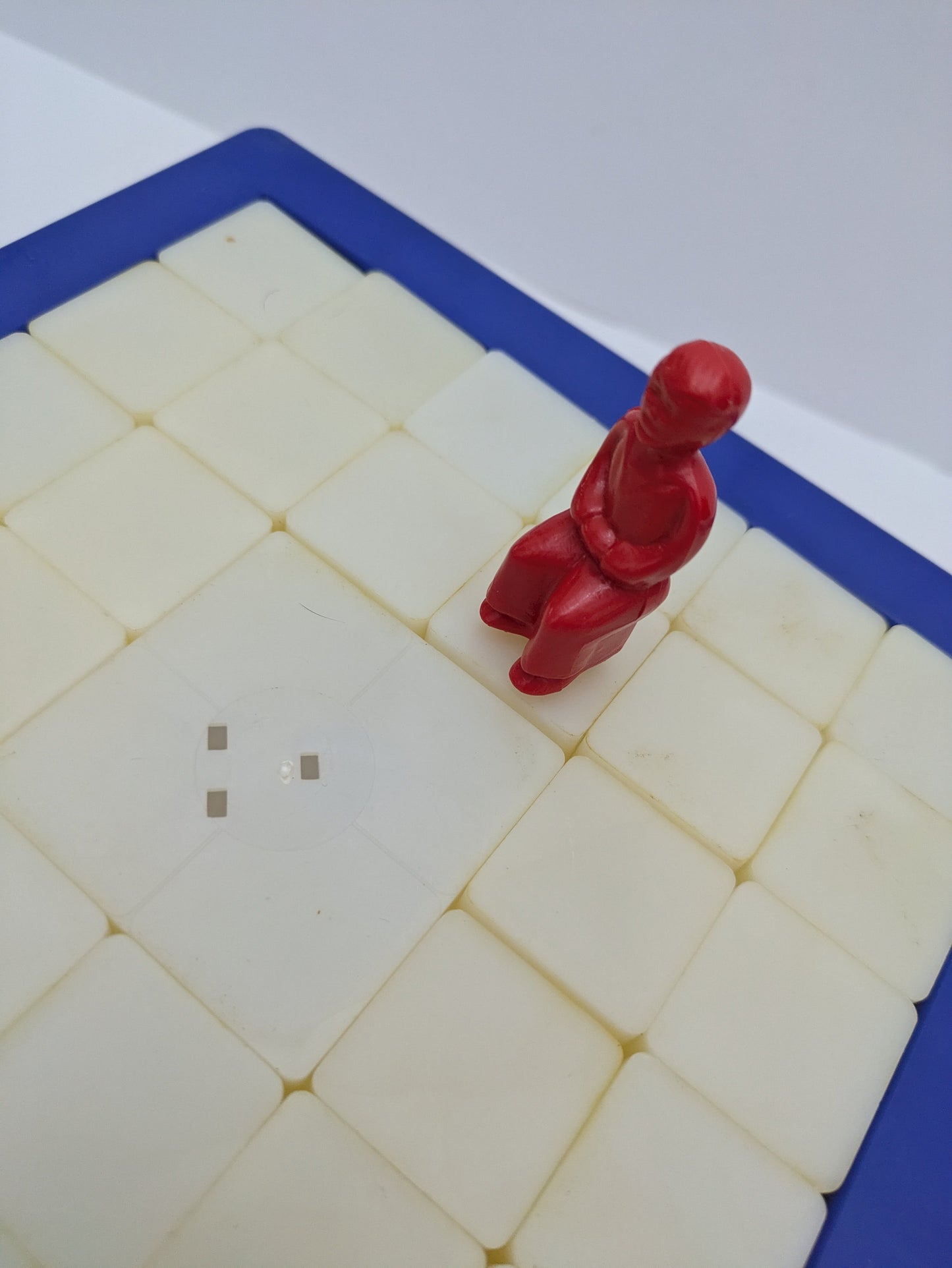 Don’t Break the Ice (1987) – Tap Out the Blocks Without Toppling the Iceman