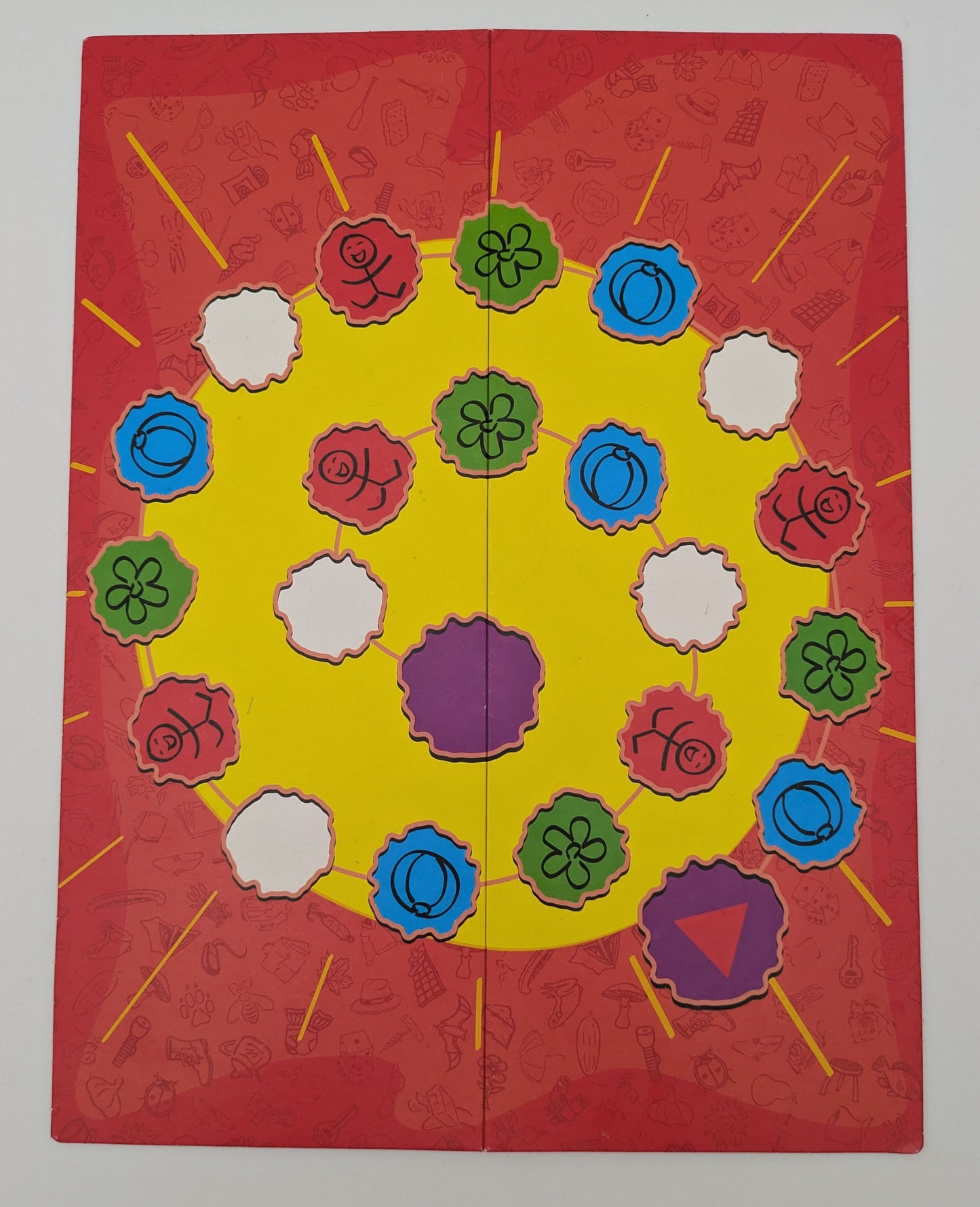 Draw Out Junior (2007) is the exciting board game where every sketch could lead to victory.