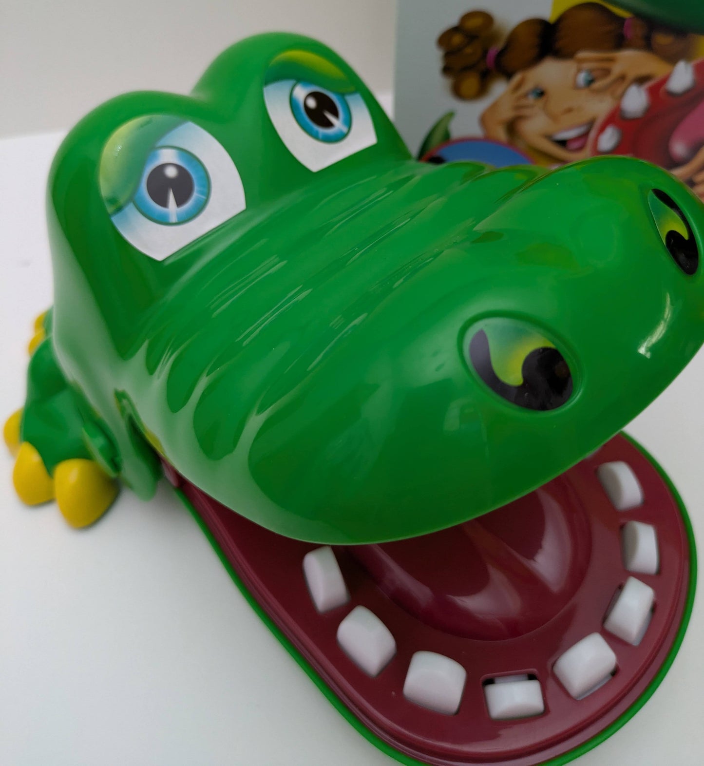 Get ready to giggle and jump with Crocodile Dentist (2011) – the snap-happy game of nerves and luck!