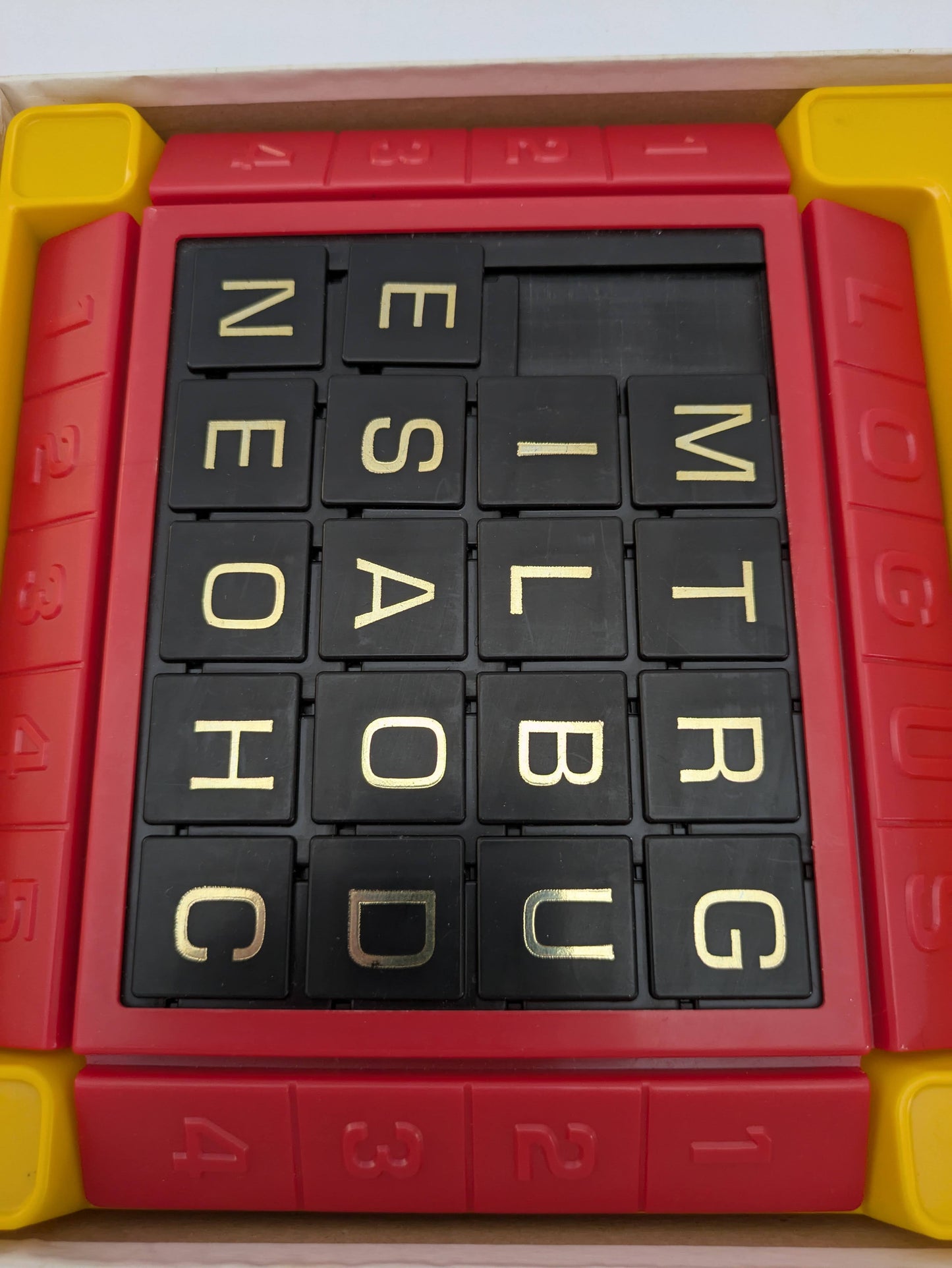 Logus (1971) – A Classic Word Challenge from the Retro Game Shelf
