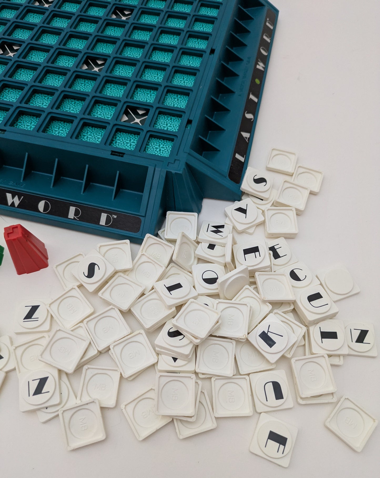 Make words, block opponents, and aim for victory with the brilliant Last Word (1986) board game.