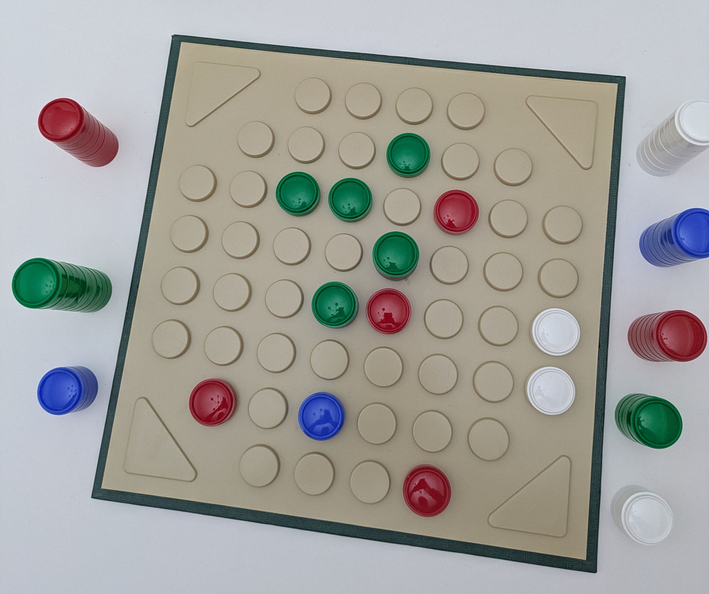 Master the art of strategic stacking in Focus (1980)