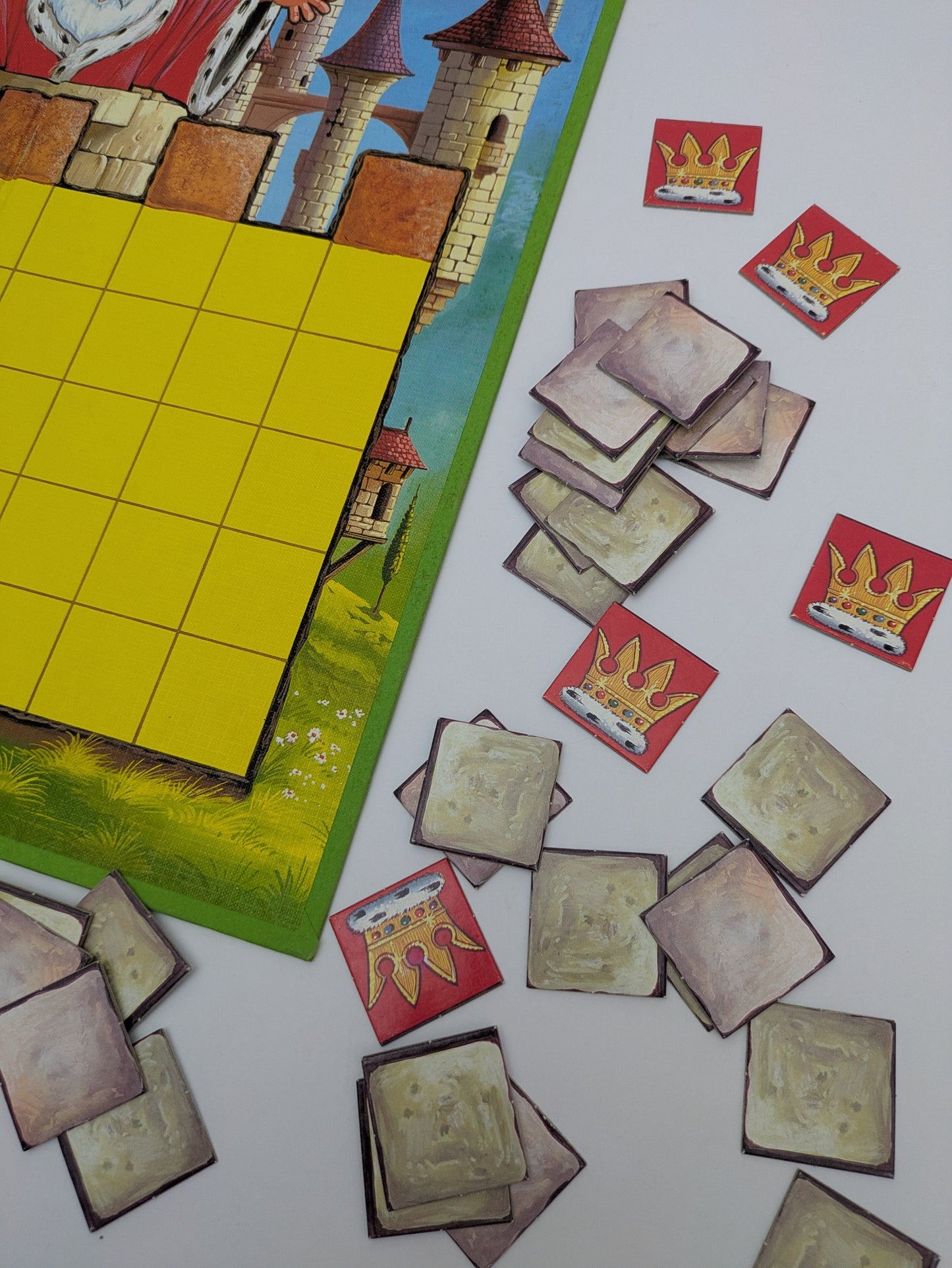 Outwit your rival in King of the Castle (1989) – the vintage stacking game from Falcon Games.