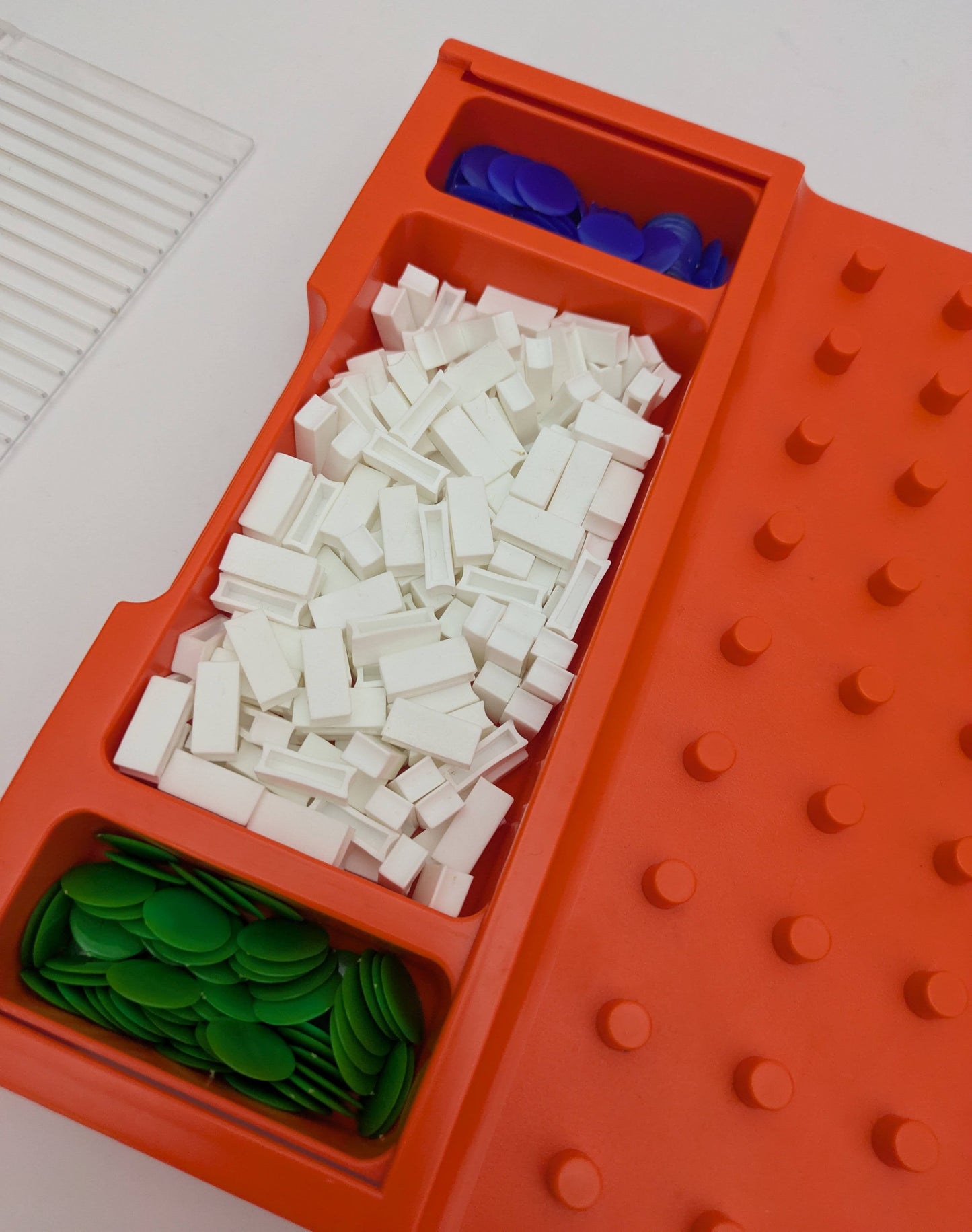 Relive retro fun with Boxes, the quick two-player board game from 1976.