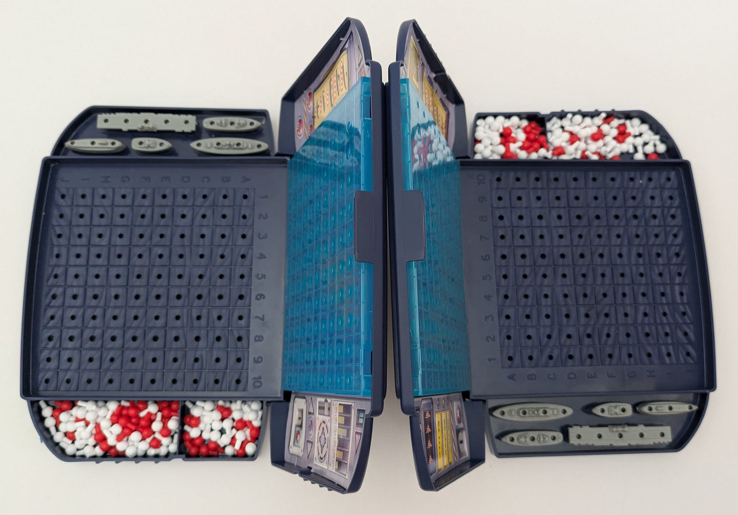 Relive the thrill of battle with Battleships (1999) – the ultimate head-to-head war game for two players.