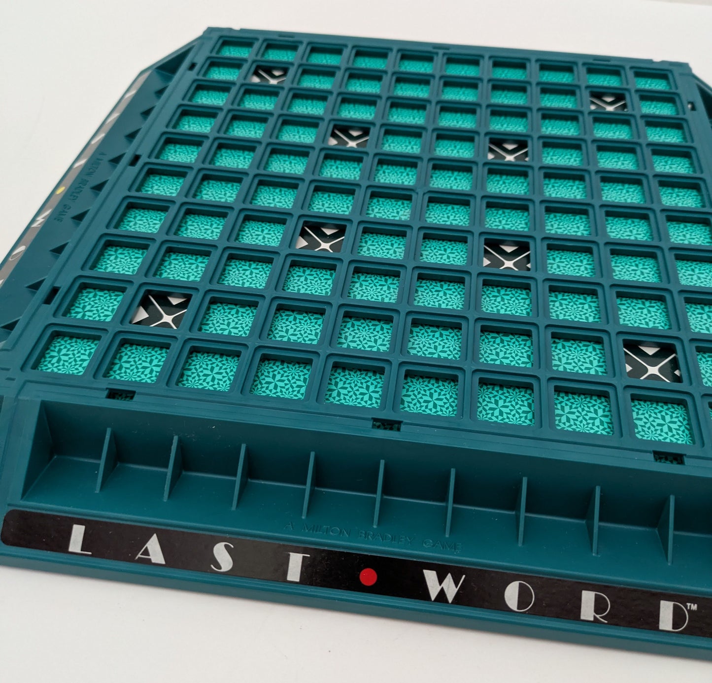 Score big by making the longest words you can in the timeless classic, Last Word (1986).
