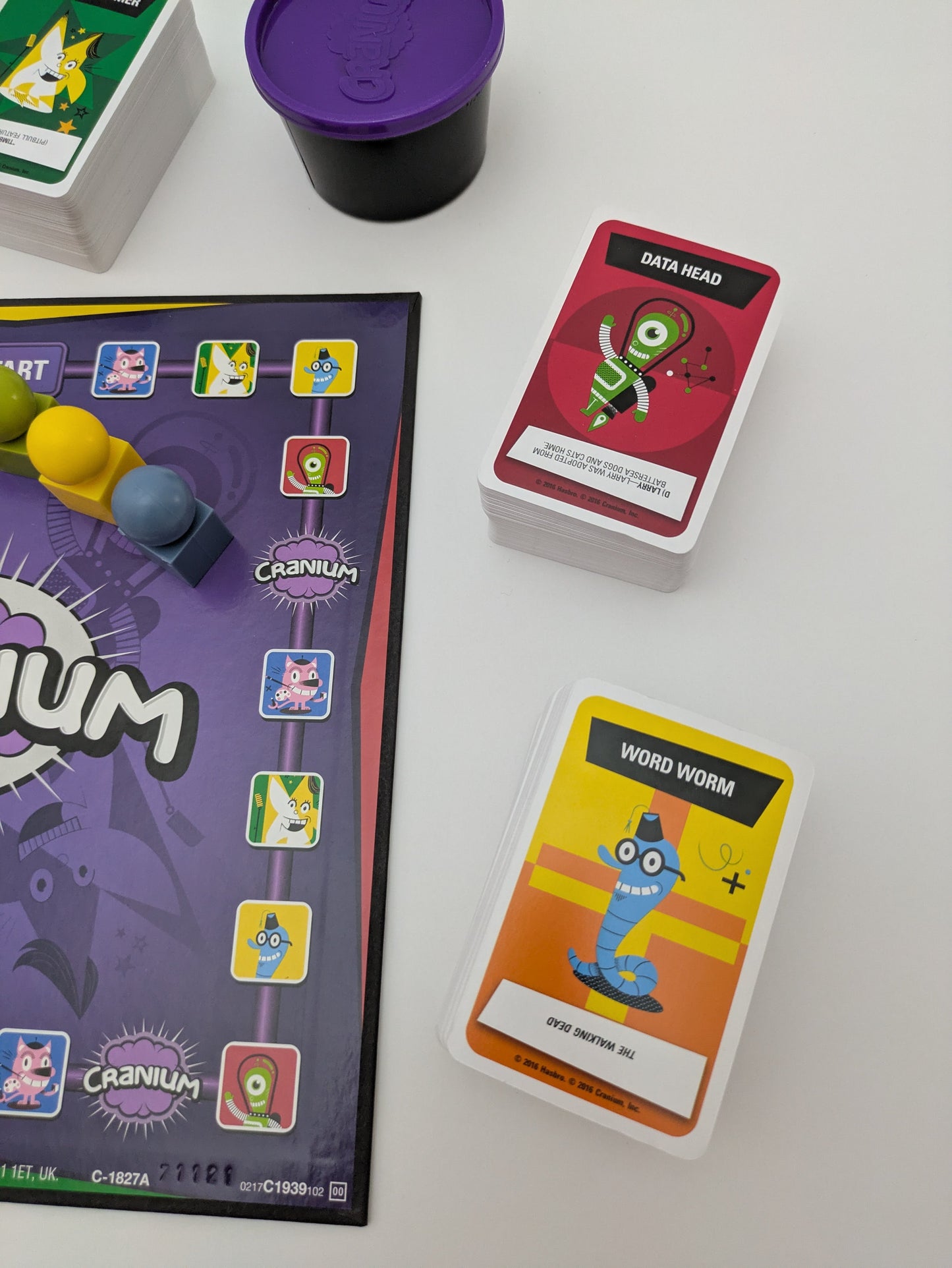 Show off your skills in four exciting categories – Word Worm, Data Head, Creative Cat, and Star Performer – with Cranium (2016).