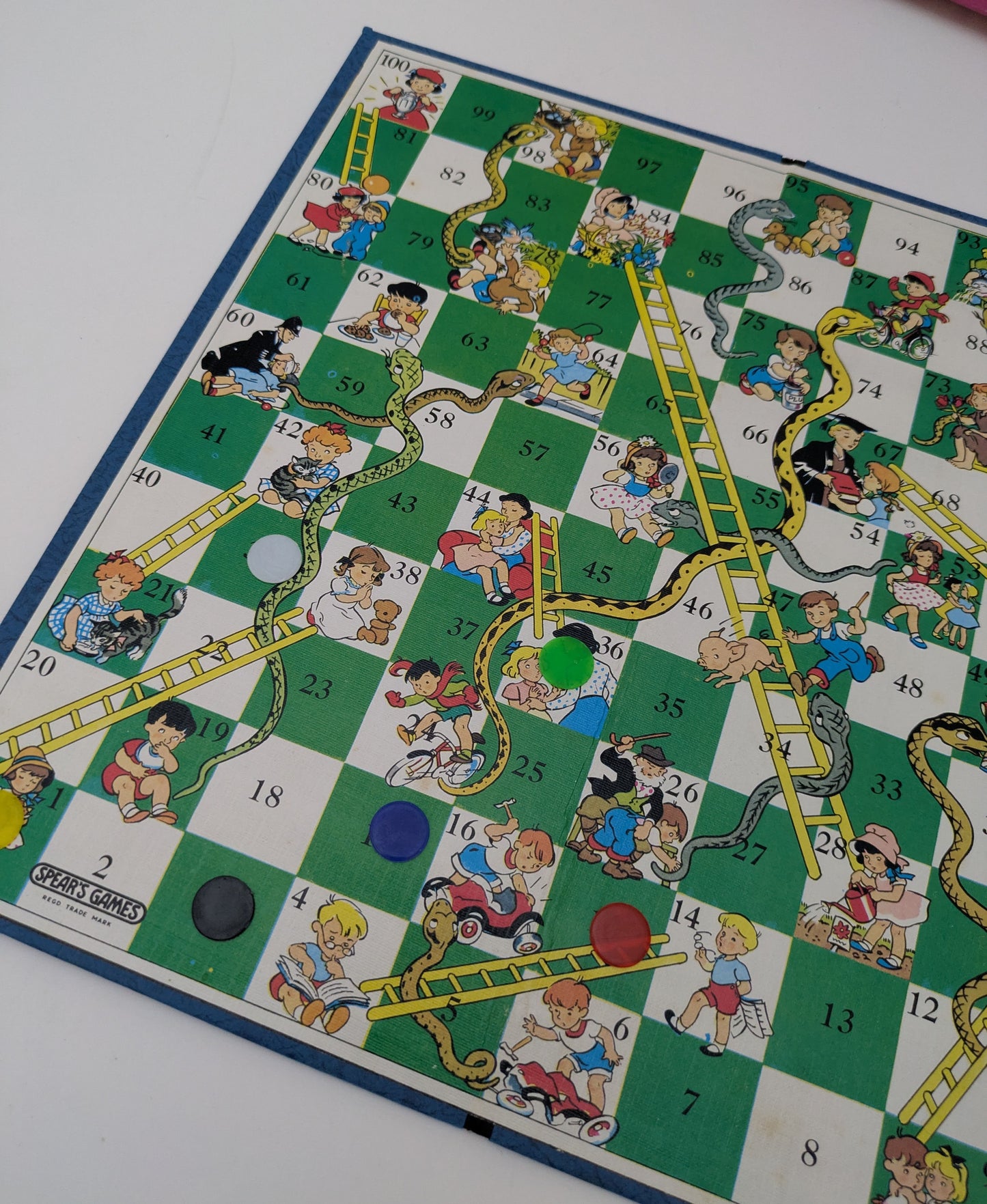 Snakes and Ladders (1960s) – A Spear’s Games Classic