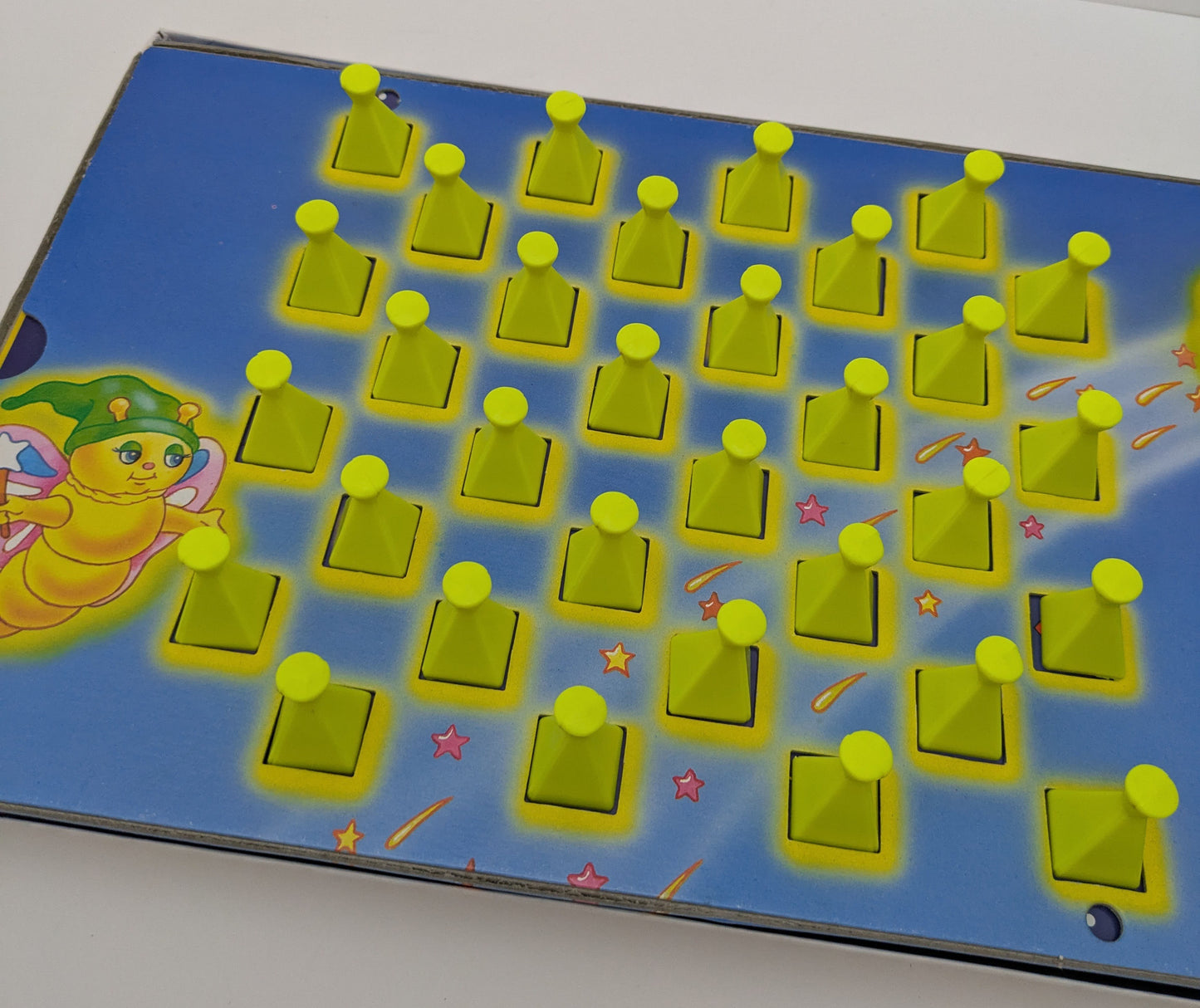 Step back to 1985 and enjoy Glo Friends Matching Pairs – a classic picture-matching game that’s as charming today as it was then.