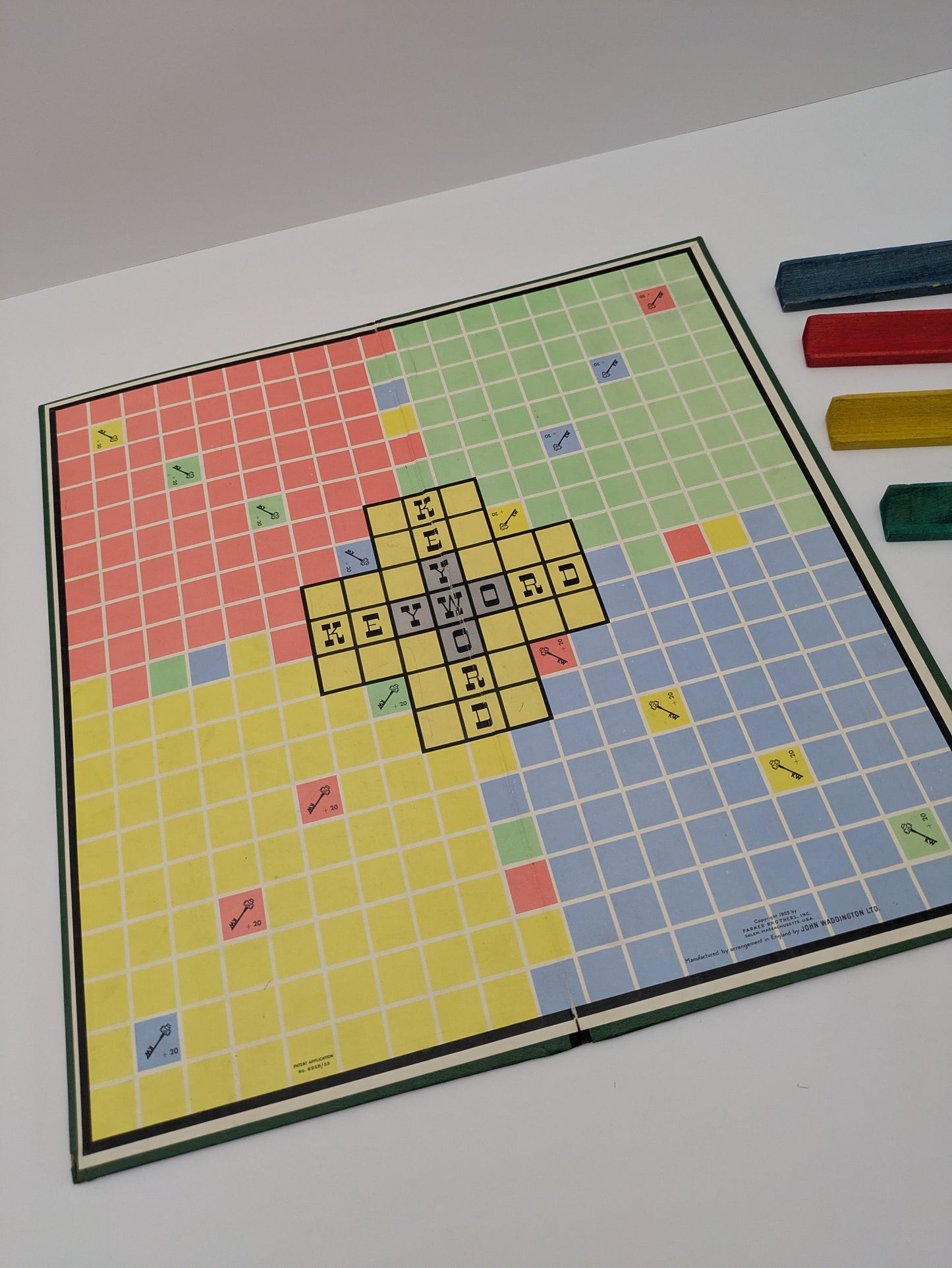 Step back to the 1950s with Keyword (1953), a timeless vocabulary game night hit.