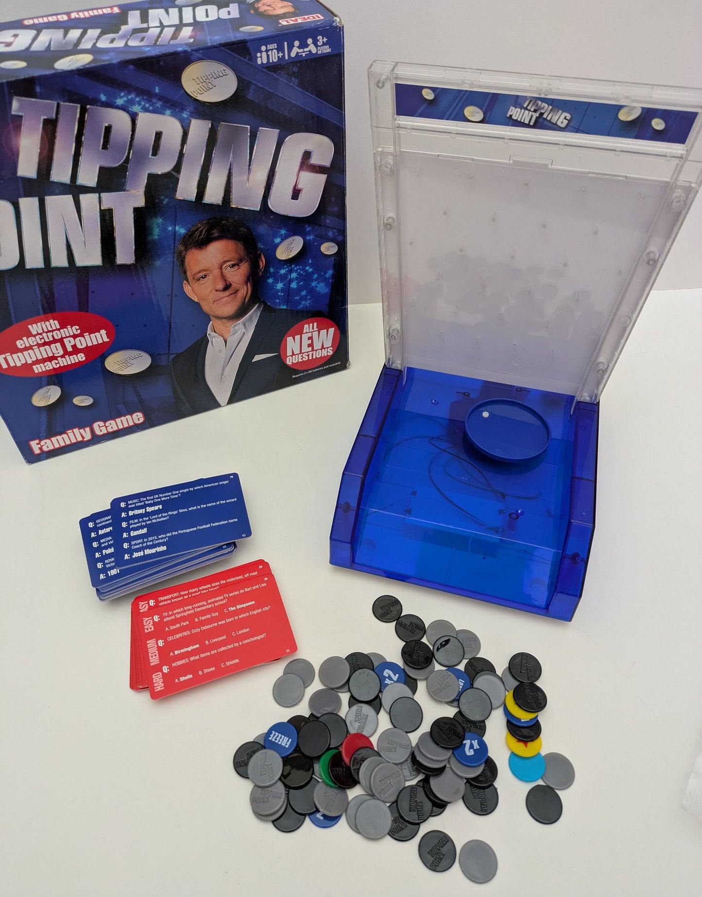 Tipping Point (2015) The Thrilling TV Quiz Game Comes to Your Table