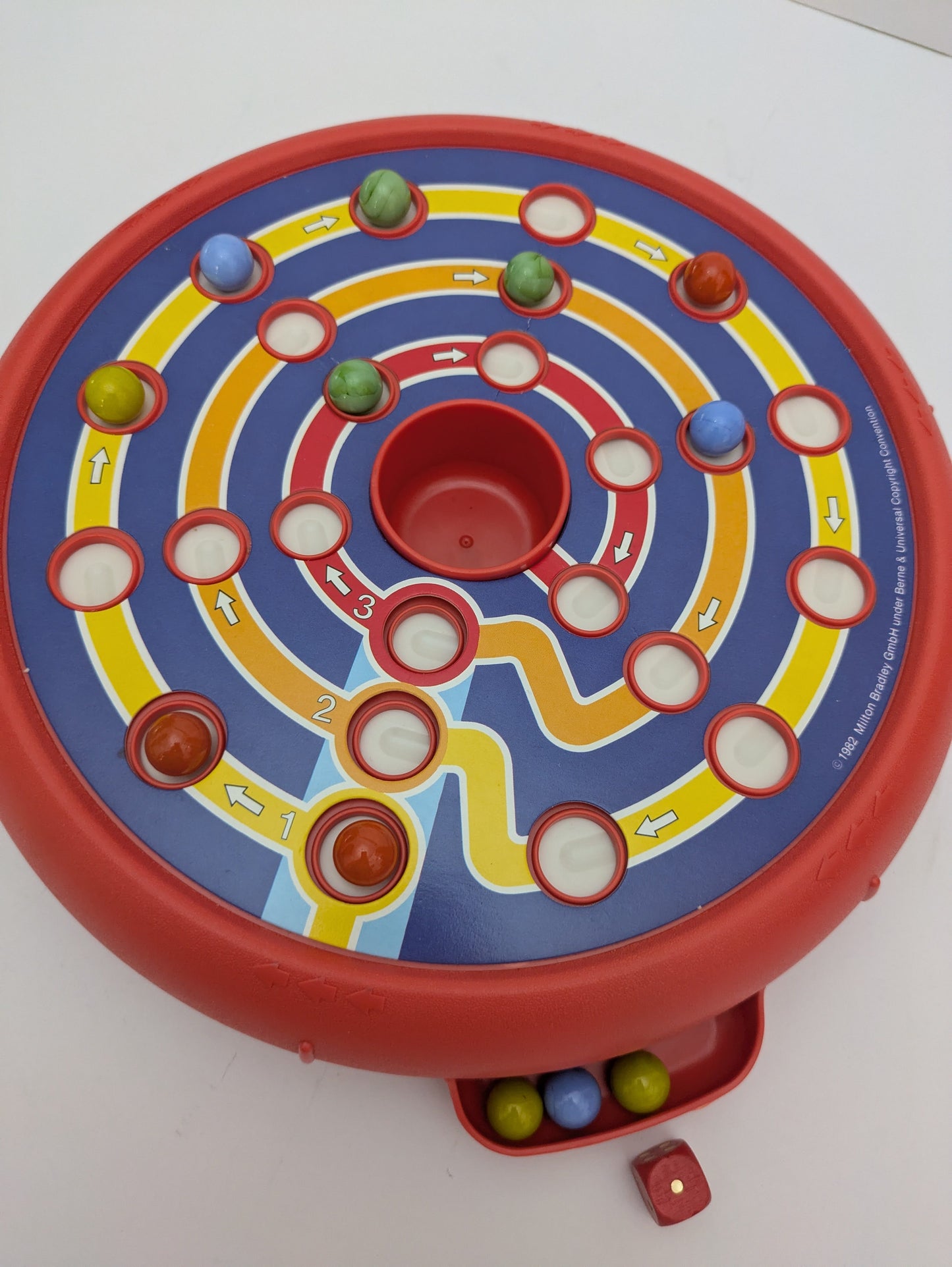 Trap Door (1982) – A thrilling marble race game where traps can strike at any moment.