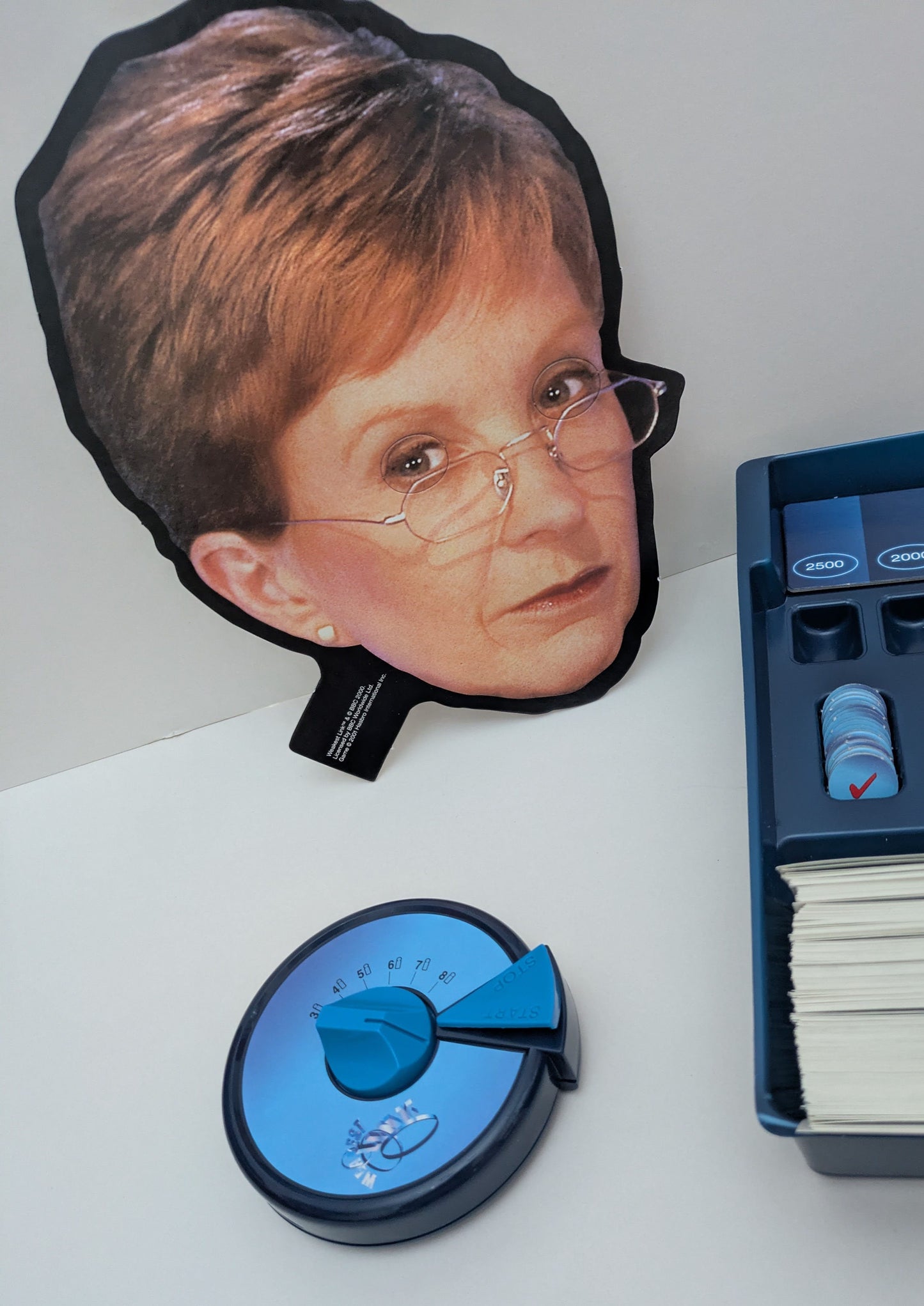 You Are The Weakest Link (2001) – Trivia, Strategy, and Elimination in a Party Game