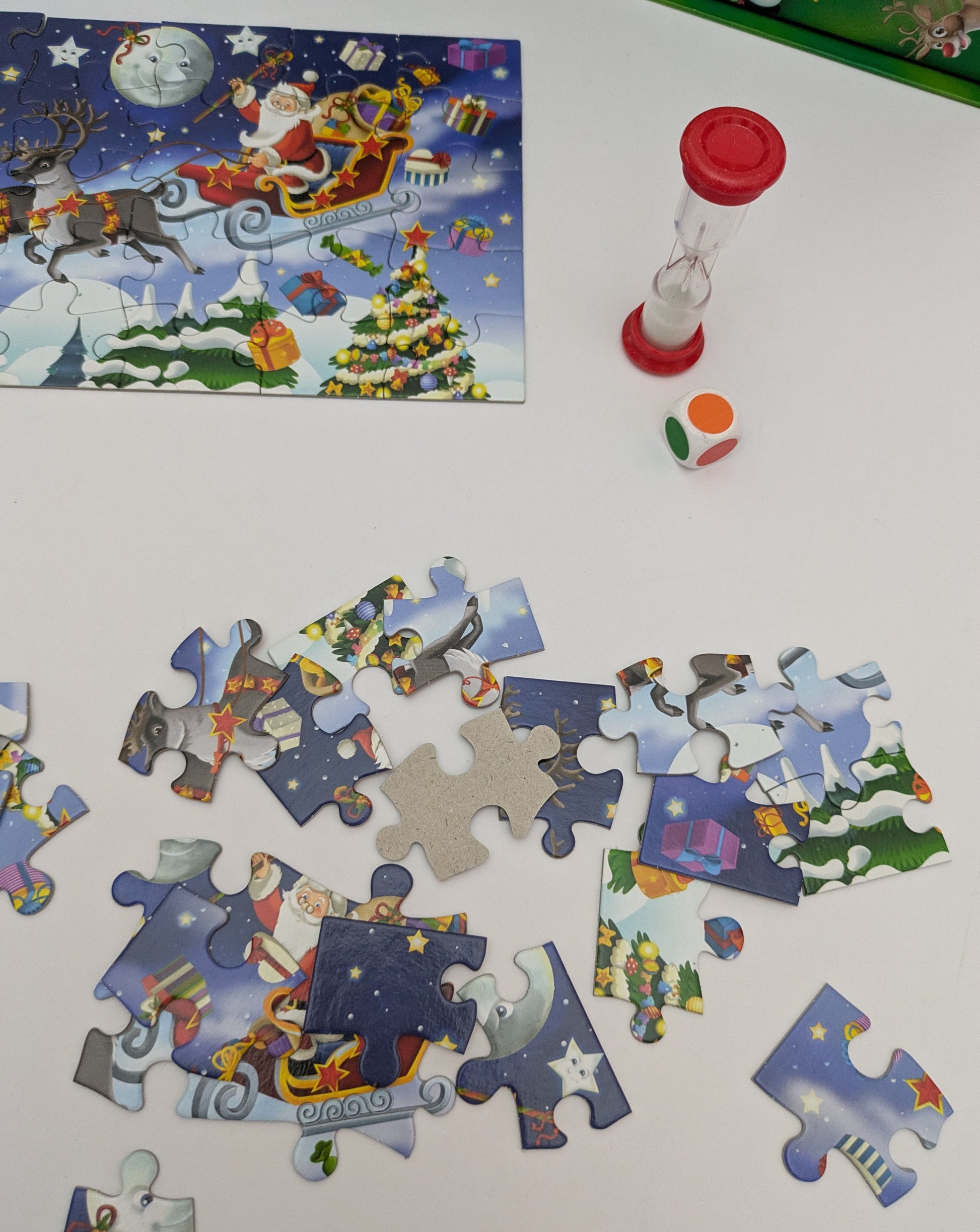 Articulate Christmas (2020) – The Festive Fast-Talking Family Game