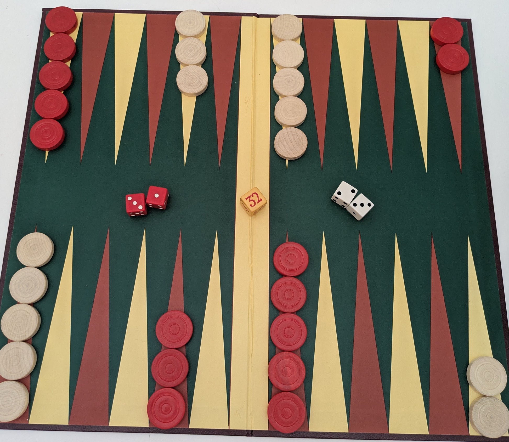 Backgammon (1975) – A Classic Battle of Skill and Chance