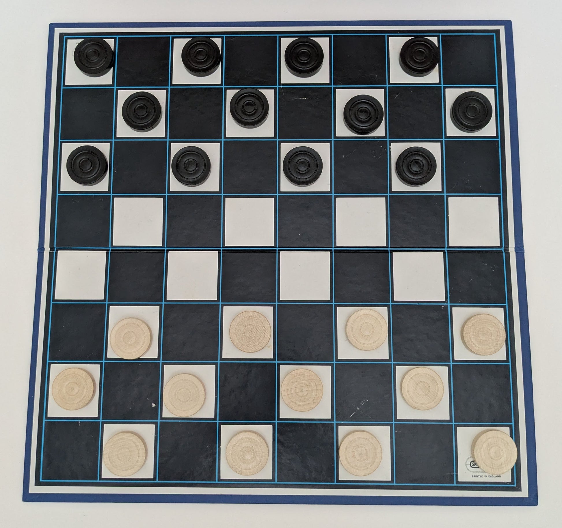Bring Back Family Game Nights with the Iconic Draughts (1990) by Spear’s Games