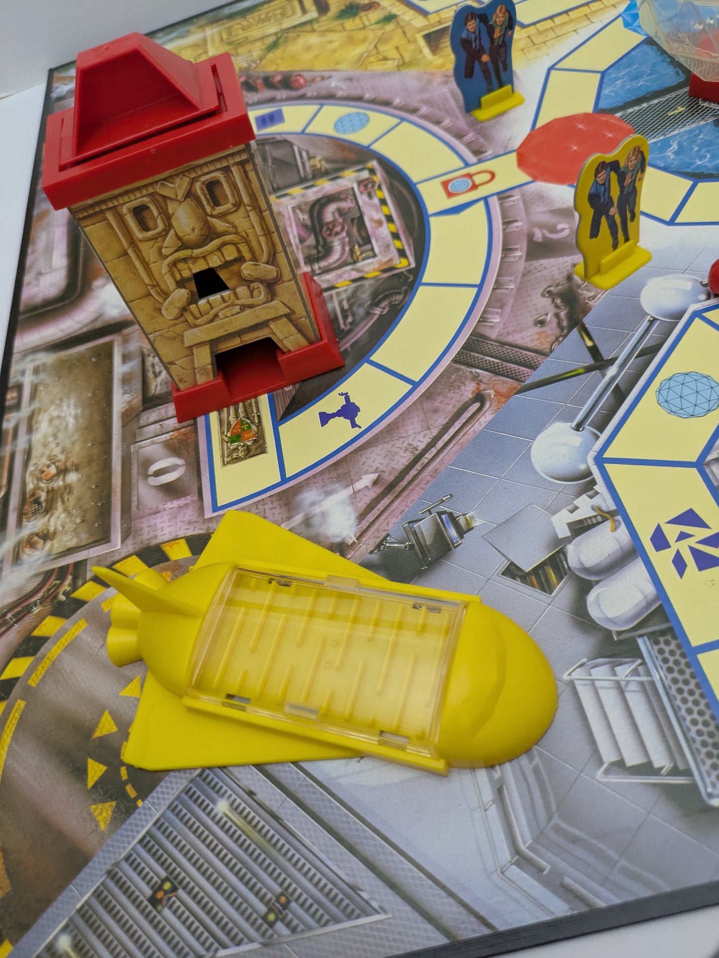 Crystal Maze (1991) features multiple time zones, each offering a different style of challenge for players to overcome.