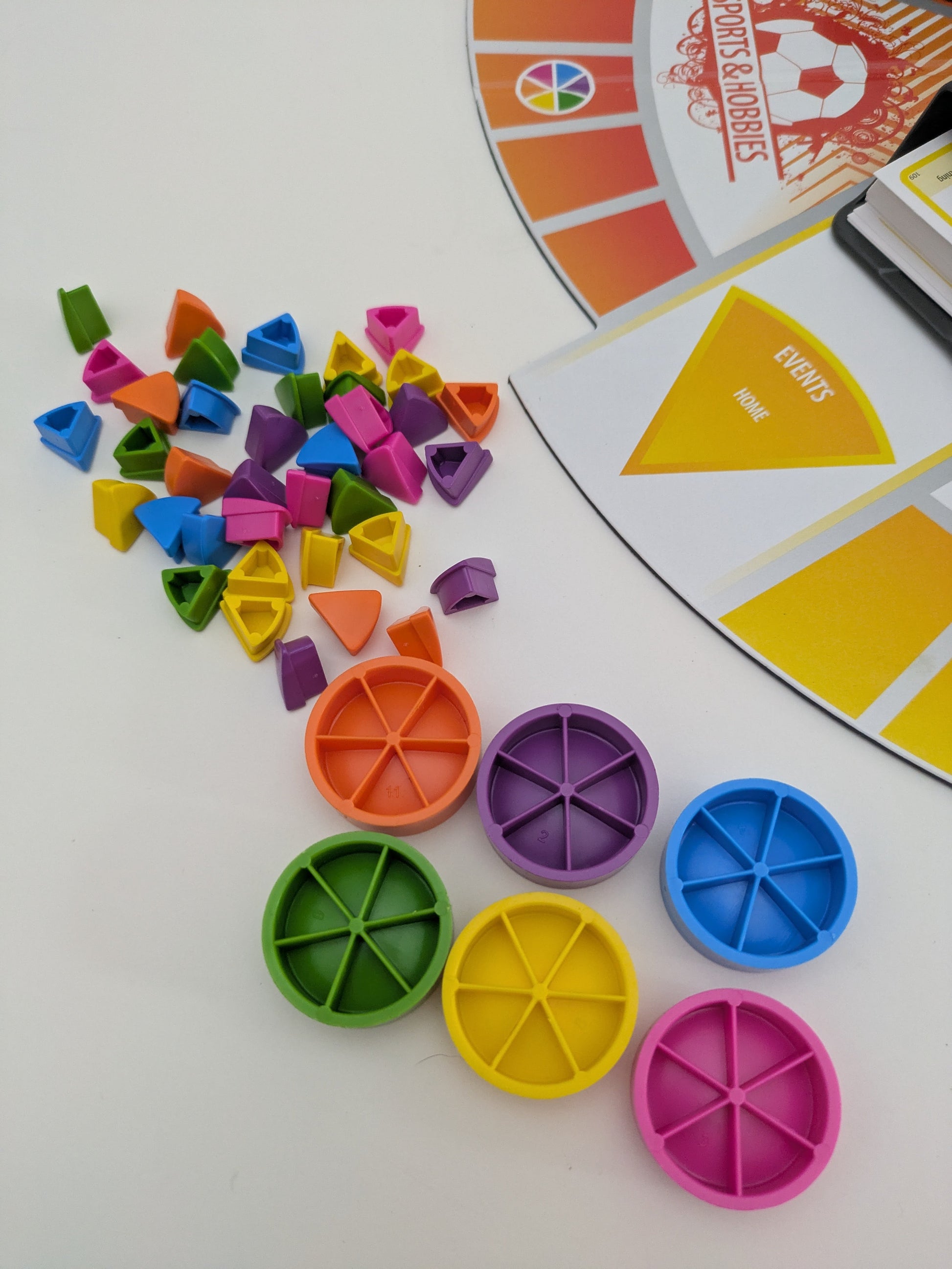From tech trends to pop icons, test your memory in Trivial Pursuit 2000s Edition (2016)