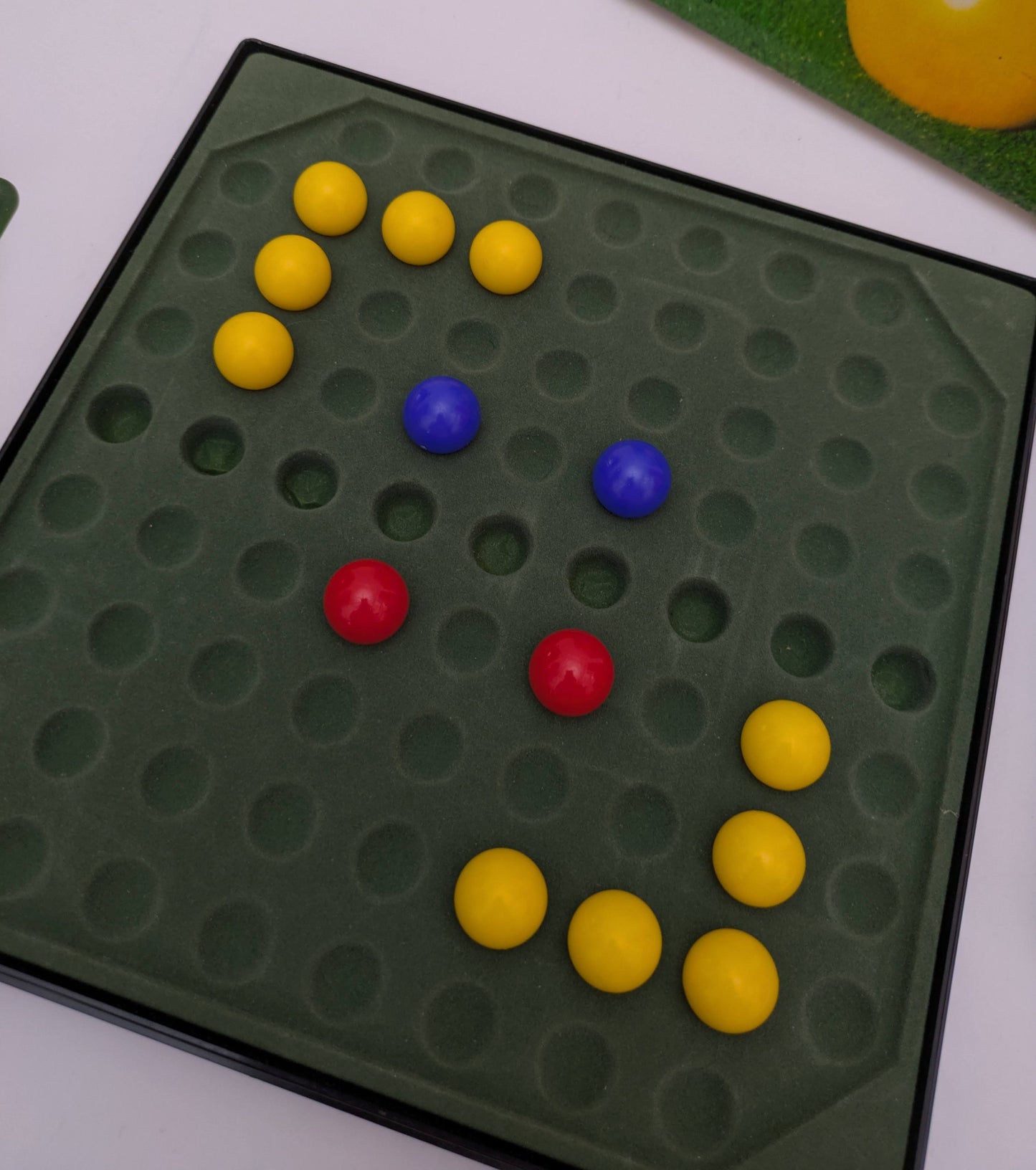 Interaction (1978) – The Devious 2-Player Strategy Classic by Waddingtons