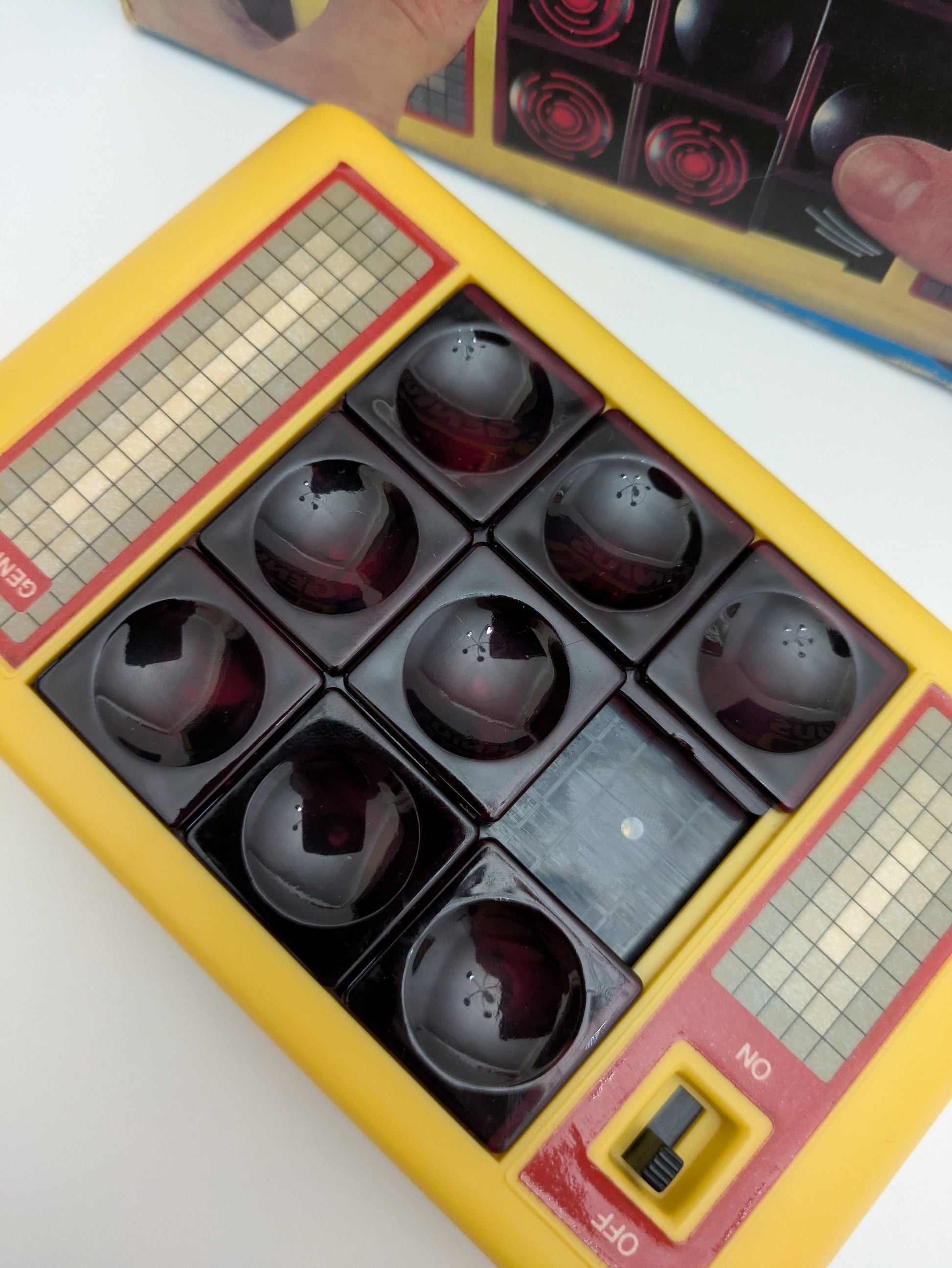 Master the Tiles and Outsmart the Puzzle in Genius (1981)