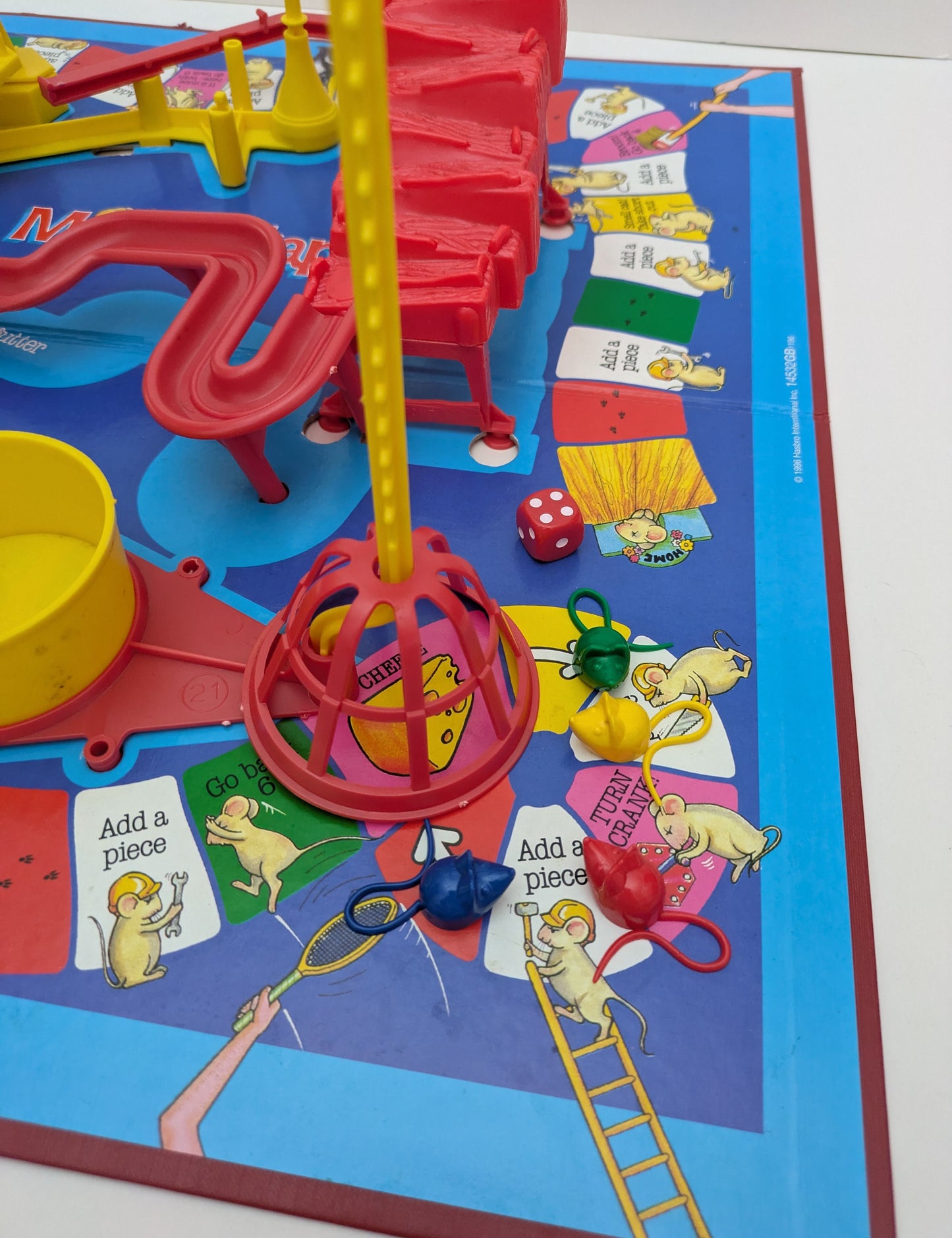 Mouse Trap (1994) allows players of different ages to enjoy the same game without complicated rules