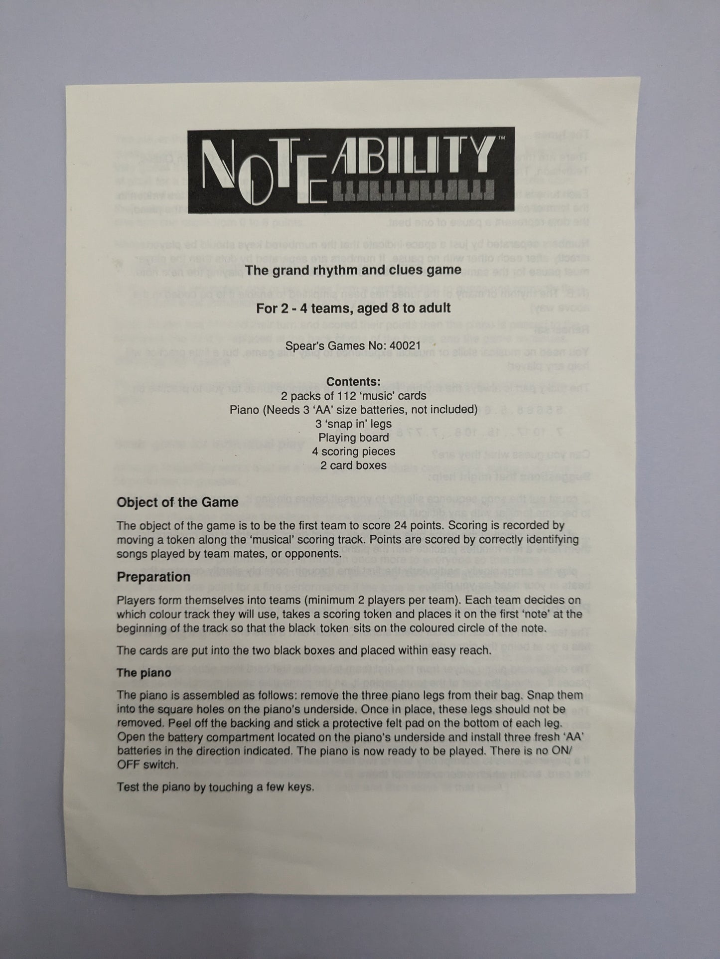 "Detailed Noteability gameplay guide explaining how to play melodies, guess songs, and score points for accurate performances."