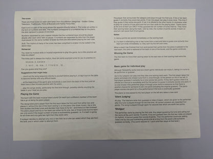 "Detailed Noteability gameplay guide explaining how to play melodies, guess songs, and score points for accurate performances."