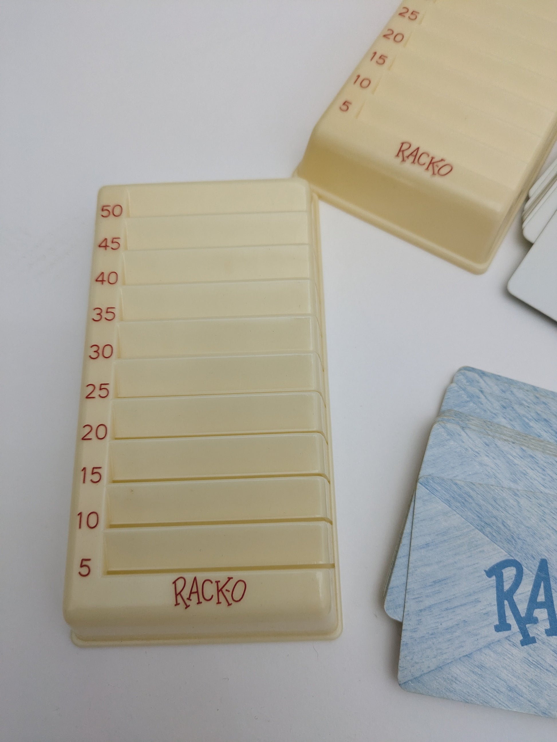 Racko (1961) – Classic Gameplay with a Retro Twist
