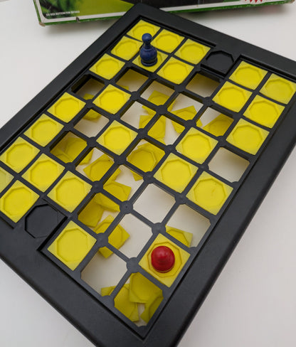 This vintage strategy game from 1978 is all about outsmarting your opponent one tile at a time.