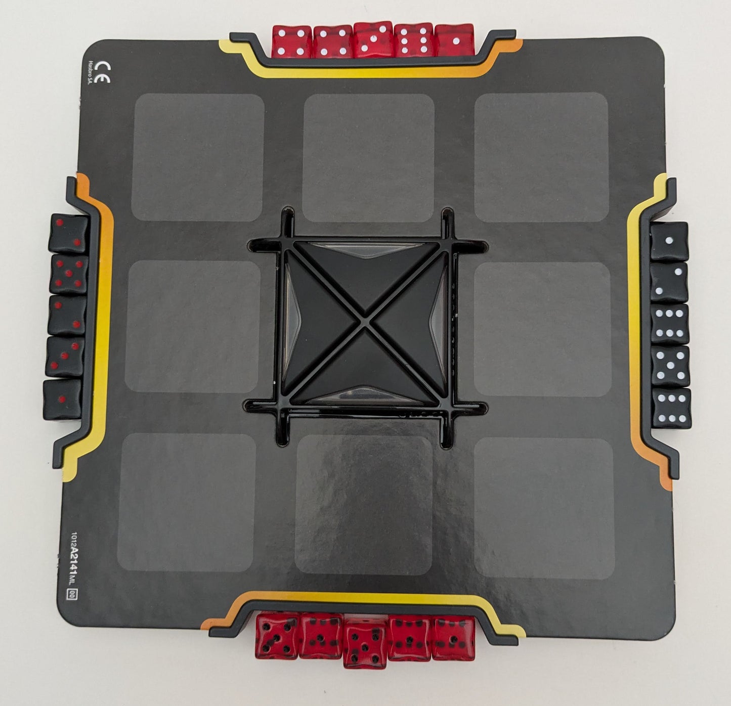 World Series of Yahtzee (2012) is designed for group play with everyone rolling at once.